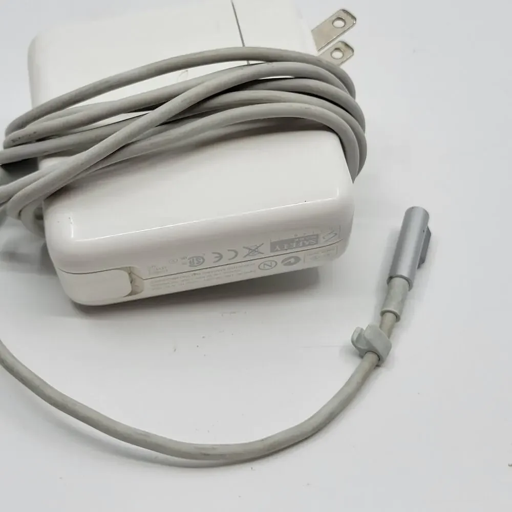 Apple genuine a1344